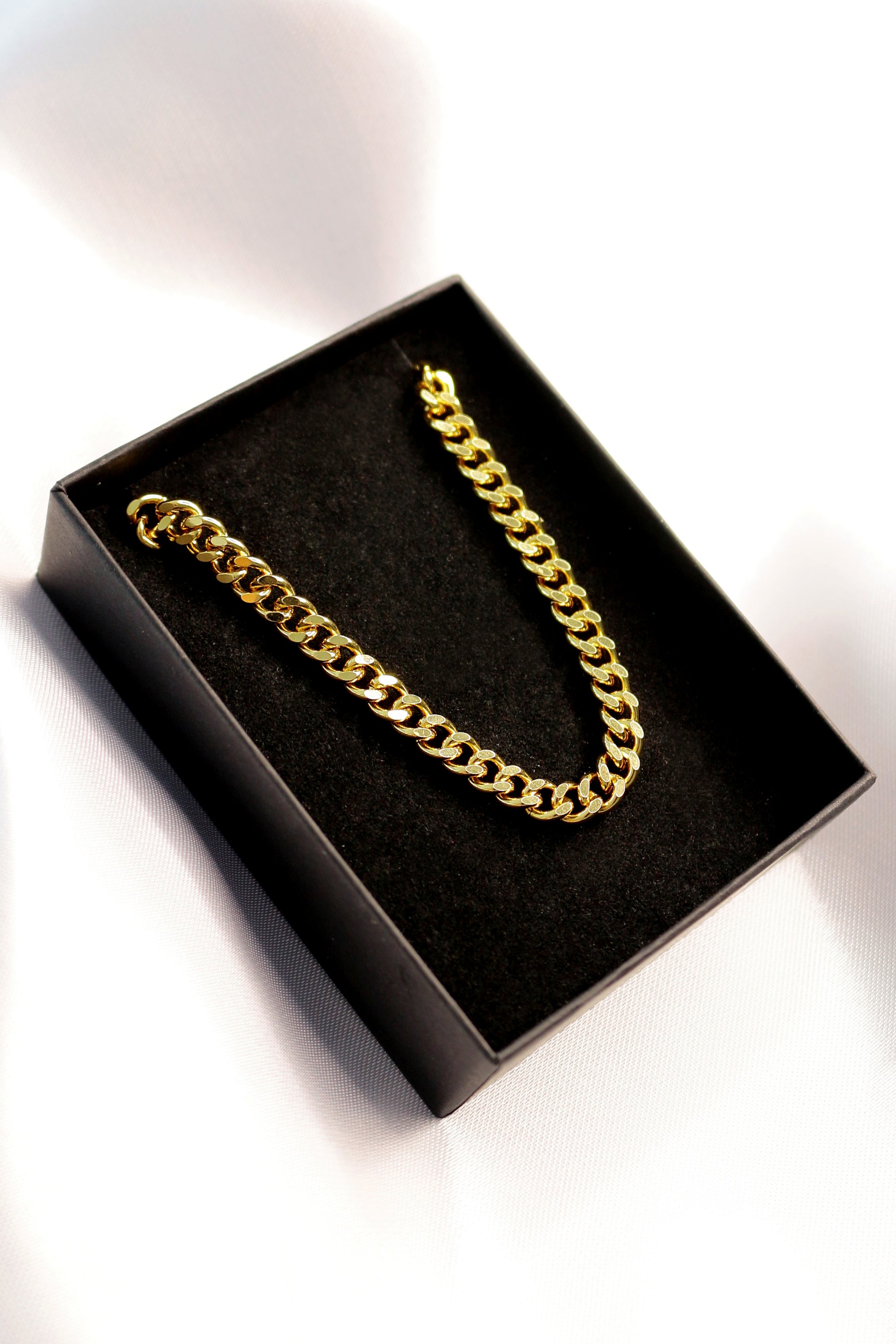 24K Gold Plated Cuban Chain Choker - Hypoallergenic & Water-Friendly Jewelry Bijou Her