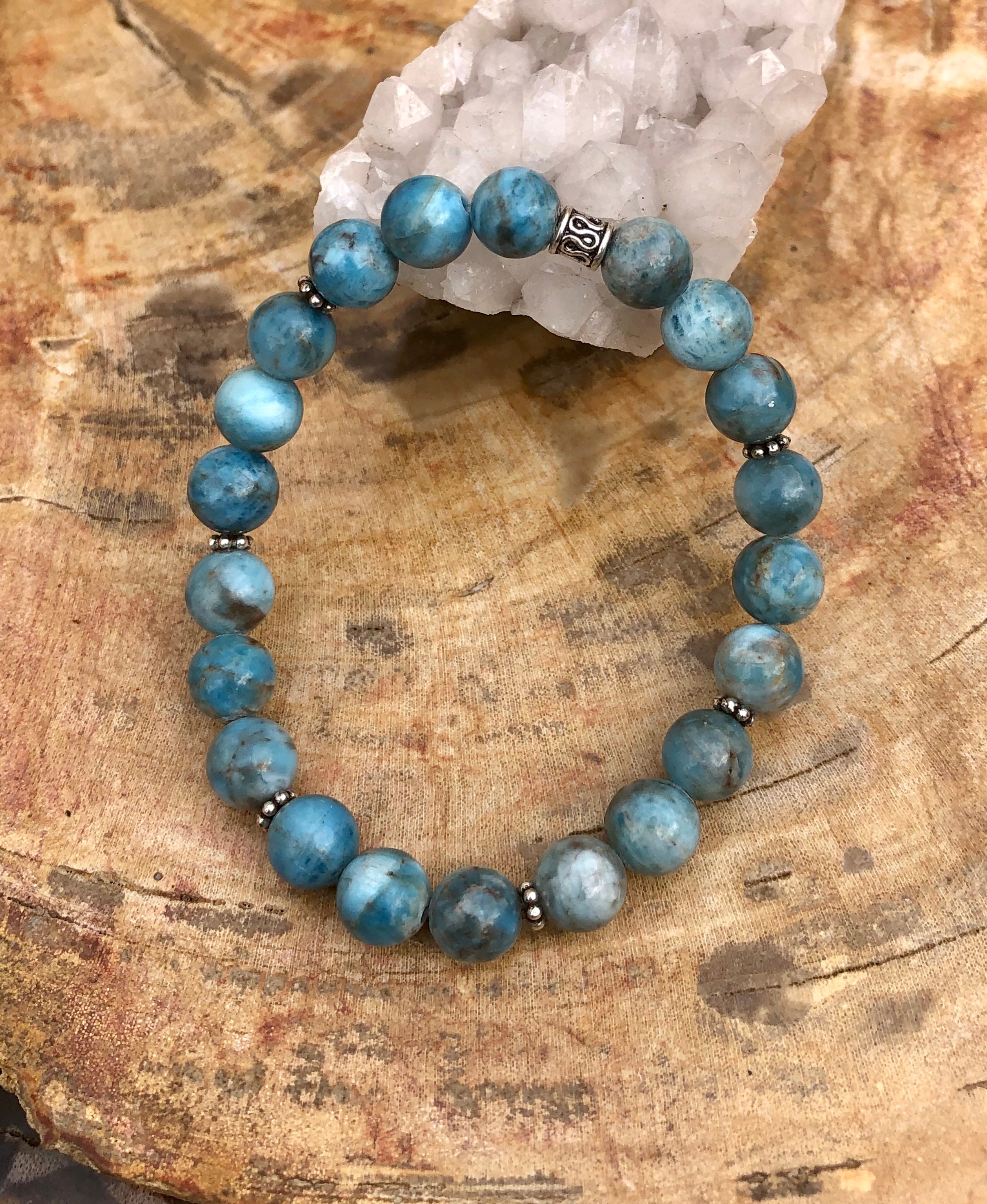 Blue Apatite Gemstone Stretch Bracelet - Calming and Energizing Accessory for Communication and Self-Expression Bijou Her