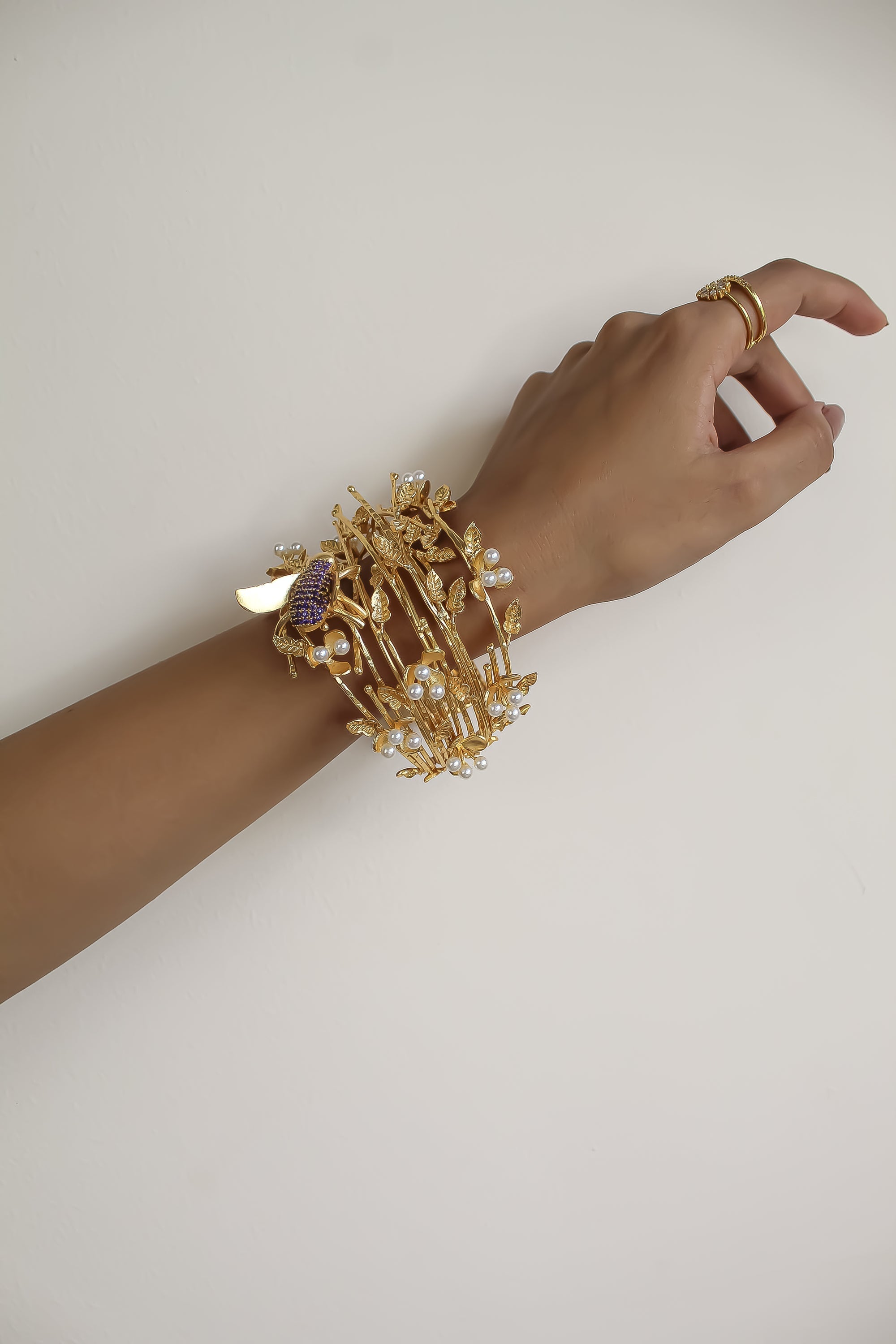 Botanical Gold-Plated Bracelet | Hand-Crafted Lightweight Statement Piece | Sustainable Fashion | Adjustable Size | 86 gr | Length 7 cm Bijou Her