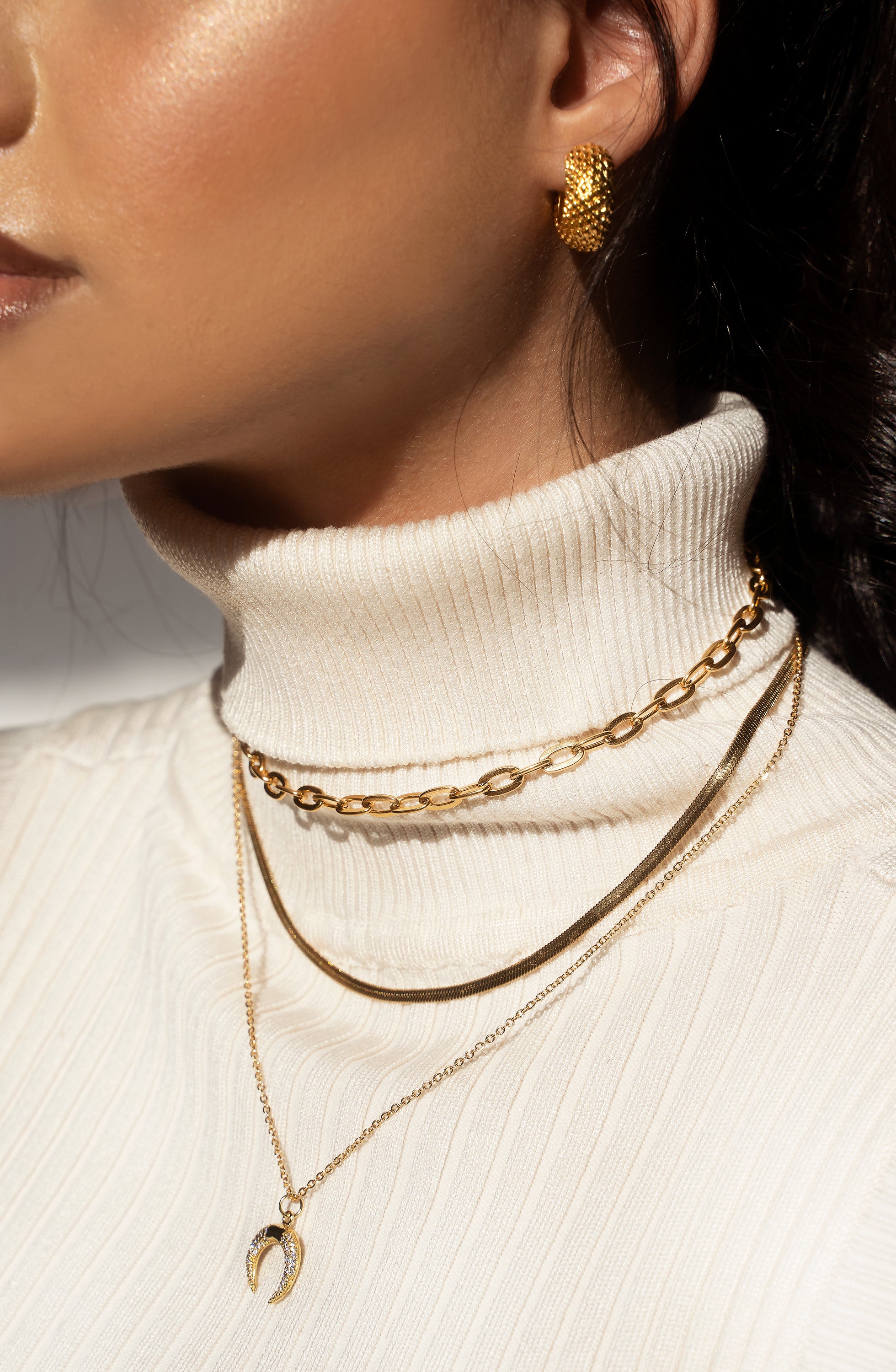 Brightly Polished Kylie Chain Choker - Feminine and Contemporary Accessory for Day or Night with Elongated Slinky Links and 18K Gold Plating Bijou Her