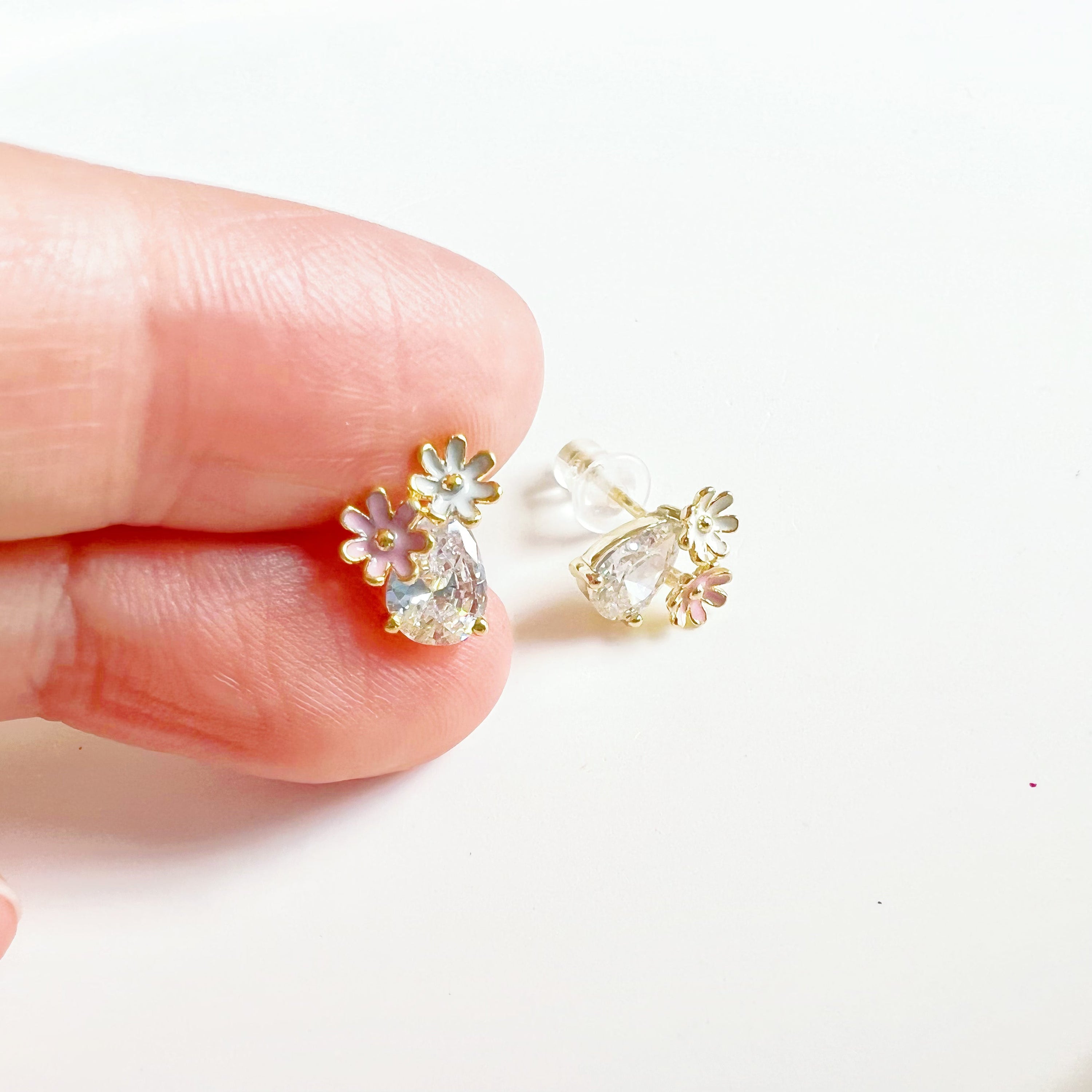 Dainty Daisy Flower Stud Earrings with Teardrop Crystal - Meaningful Gift Idea Bijou Her