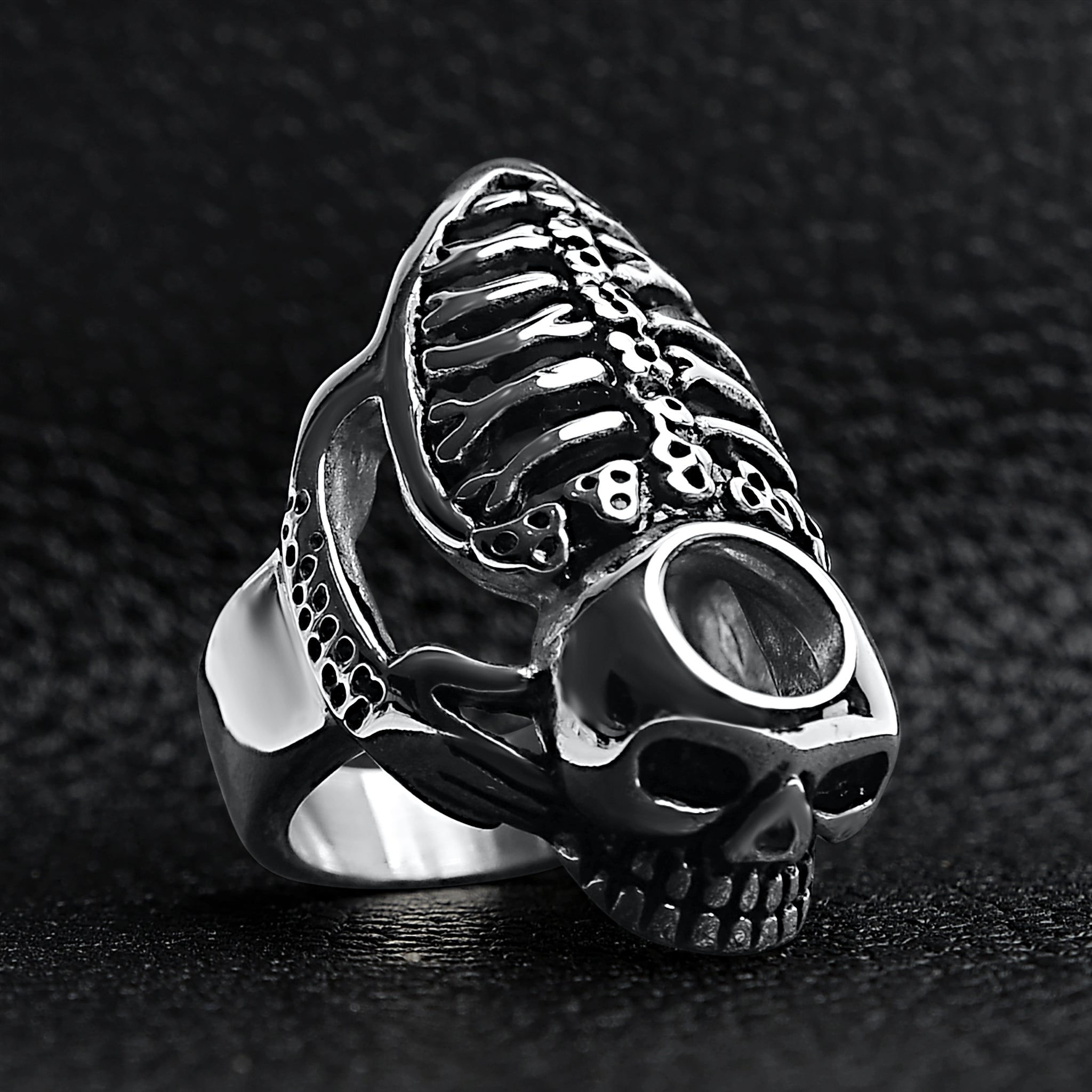 Detailed Skeleton Stainless Steel Ring - Spooky Style for Men - Hypoallergenic & Durable Bijou Her
