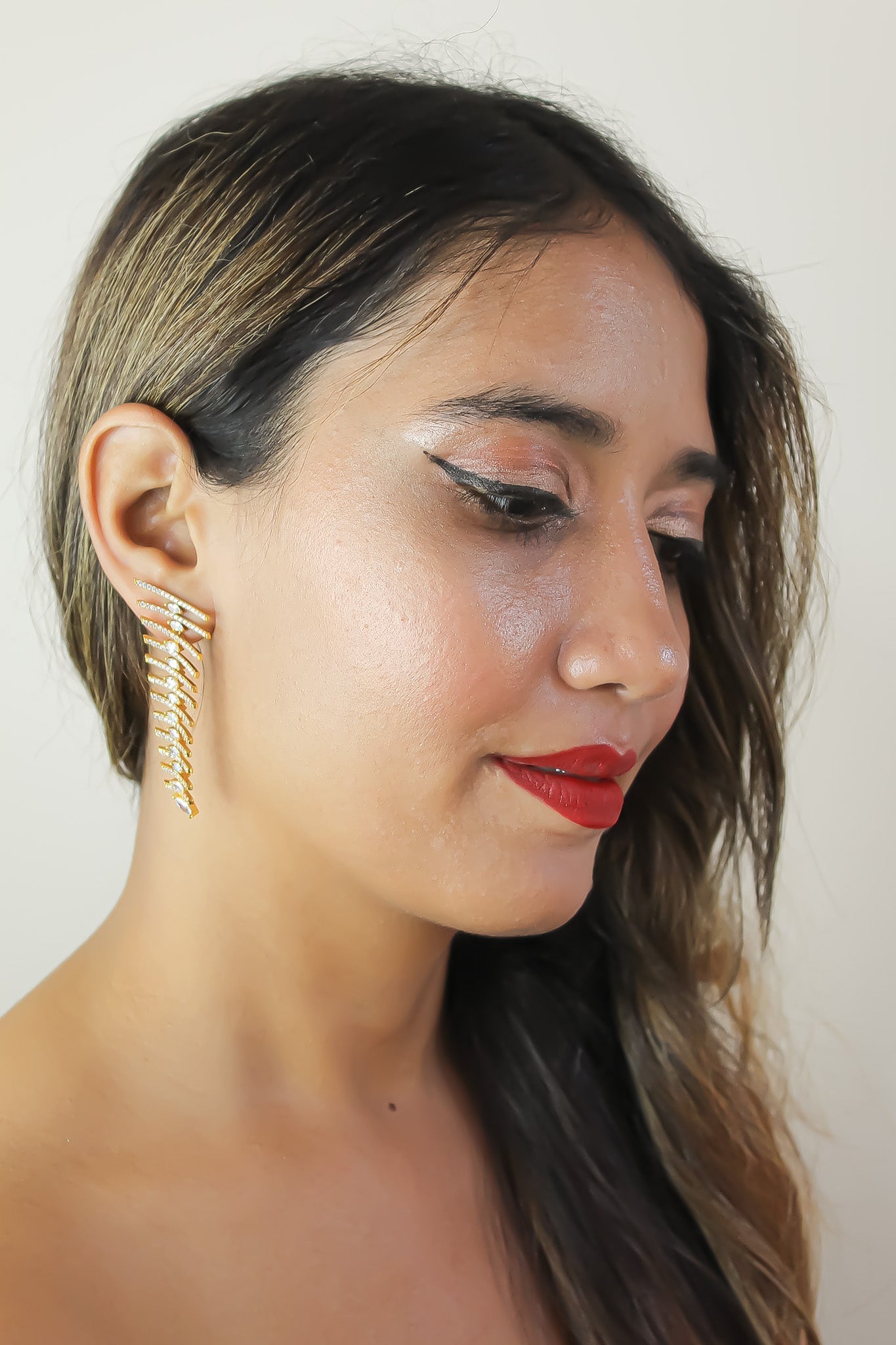 Elegant Fishbone Earrings with Zirconia Stones - Sustainable Jewelry in Gold, Silver, or Rose Gold Plating Bijou Her