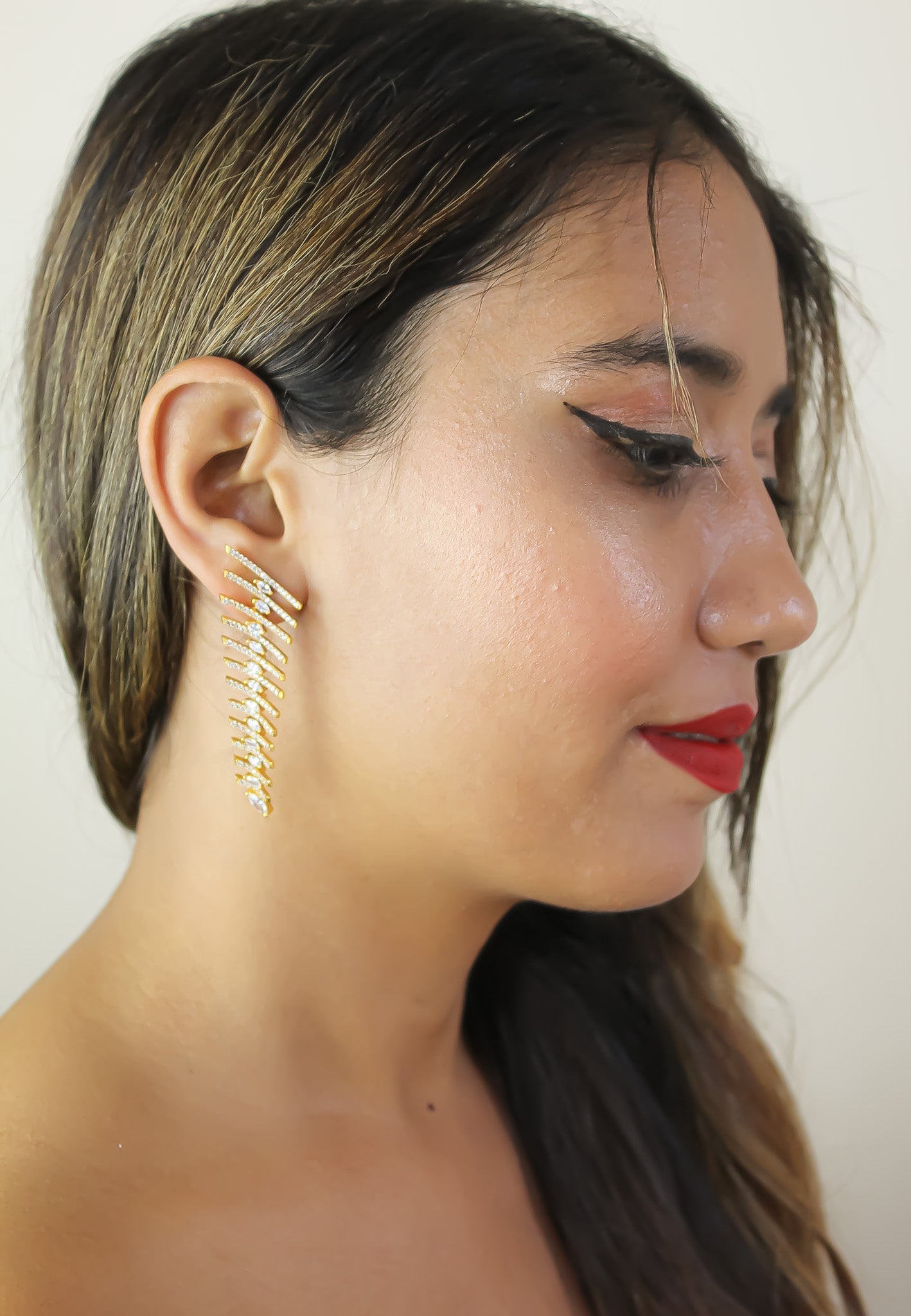 Elegant Fishbone Earrings with Zirconia Stones - Sustainable Jewelry in Gold, Silver, or Rose Gold Plating Bijou Her