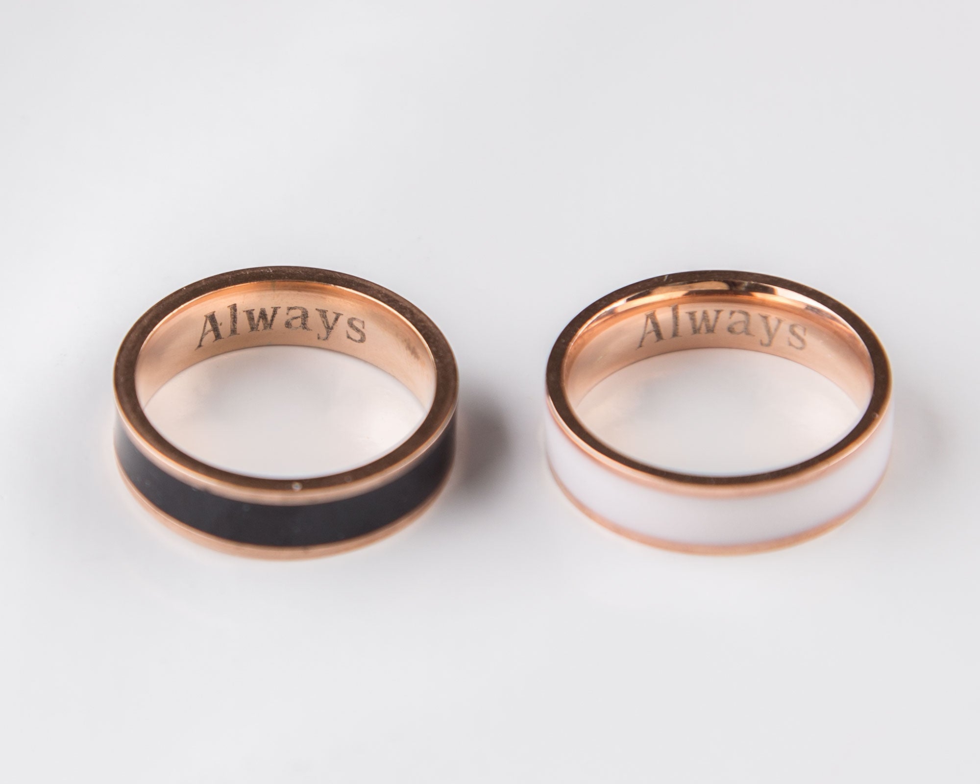 Engraved Rose Gold Couple Rings - Personalized Black and White Gift Set Bijou Her