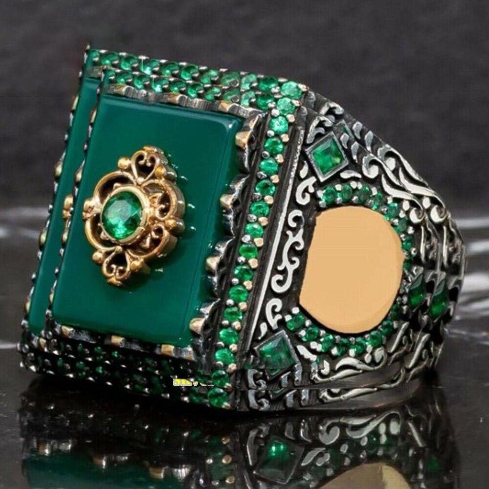 European And American Grand Emerald Square Ring Bijou Her