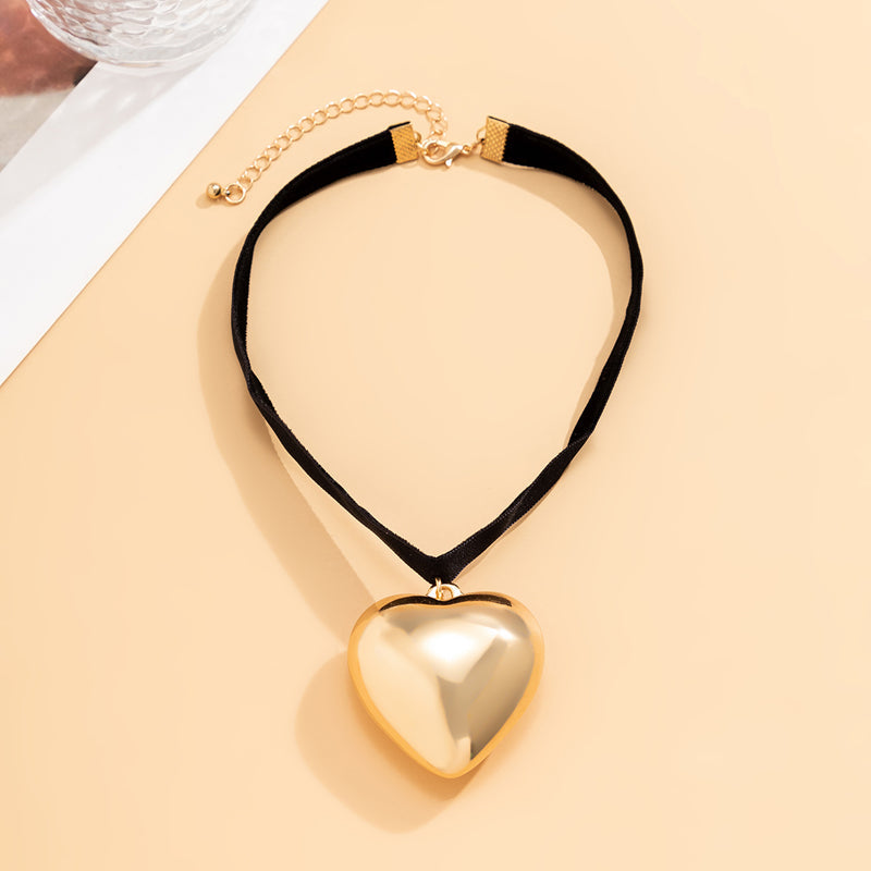 Flocked Cloth Peach Heart Necklace Women's Elegant Fashion Simple Clavicle Chain Bijou Her