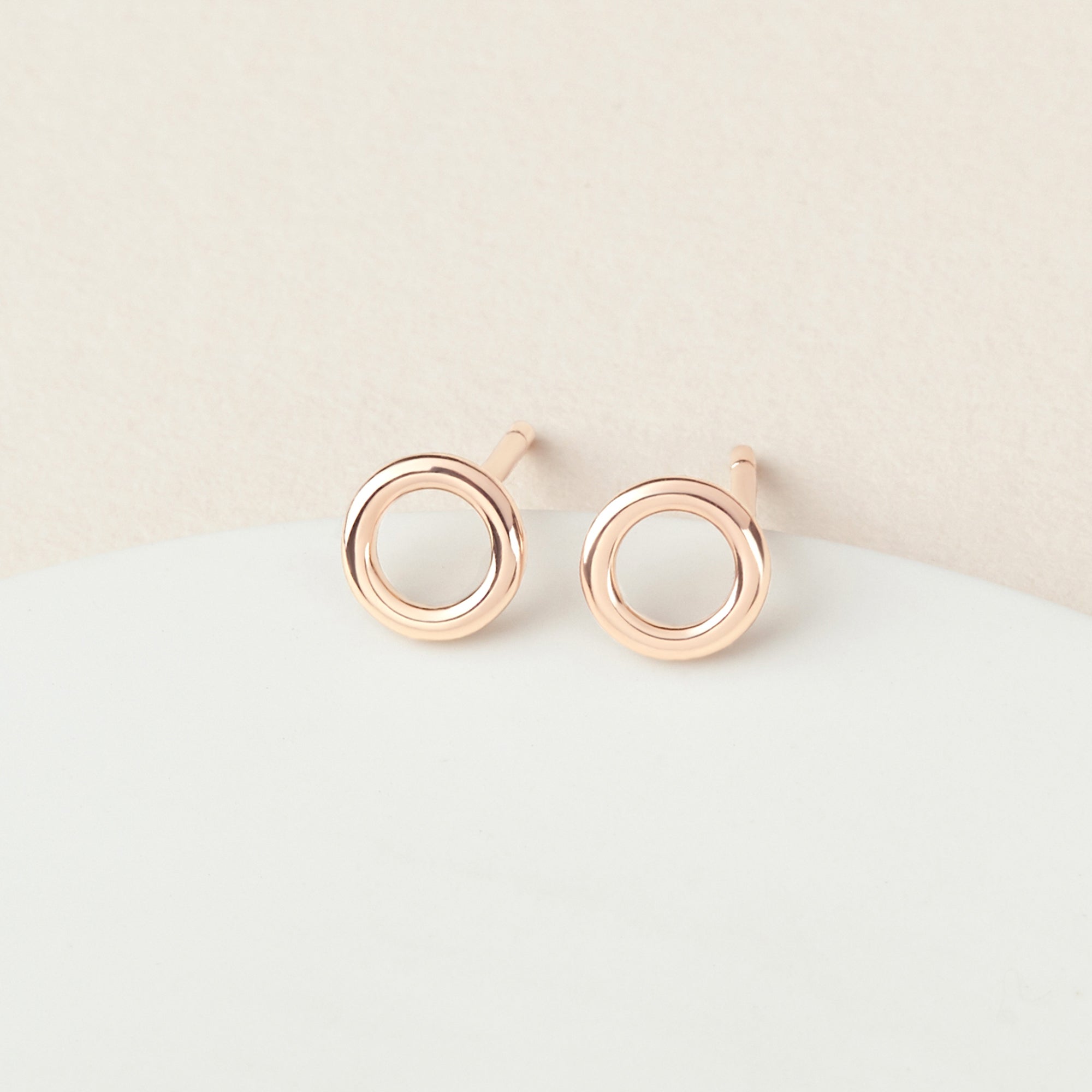 Minimalist Circle Stud Earrings - Dainty and Elegant Jewelry in Silver, Gold, or Rose Gold Finish with 925 Sterling Silver Material and Safe for Sensitive Skin - Earrings - Bijou Her -  -  - 