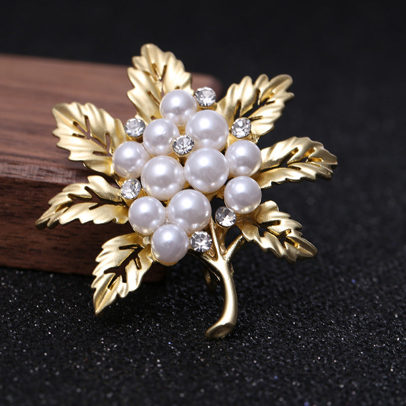 Leaves Matte Brooch Electroplated Pearl Fashion Retro Rhinestone Pin - 0 - Bijou Her -  -  - 