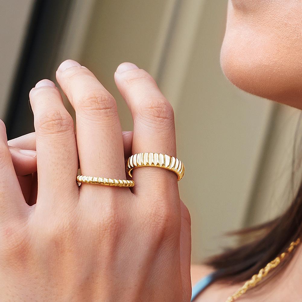 Gold Ribbed Stackable Ring - Minimalist Women's Fashion - Jewelry & Watches - Bijou Her -  -  - 