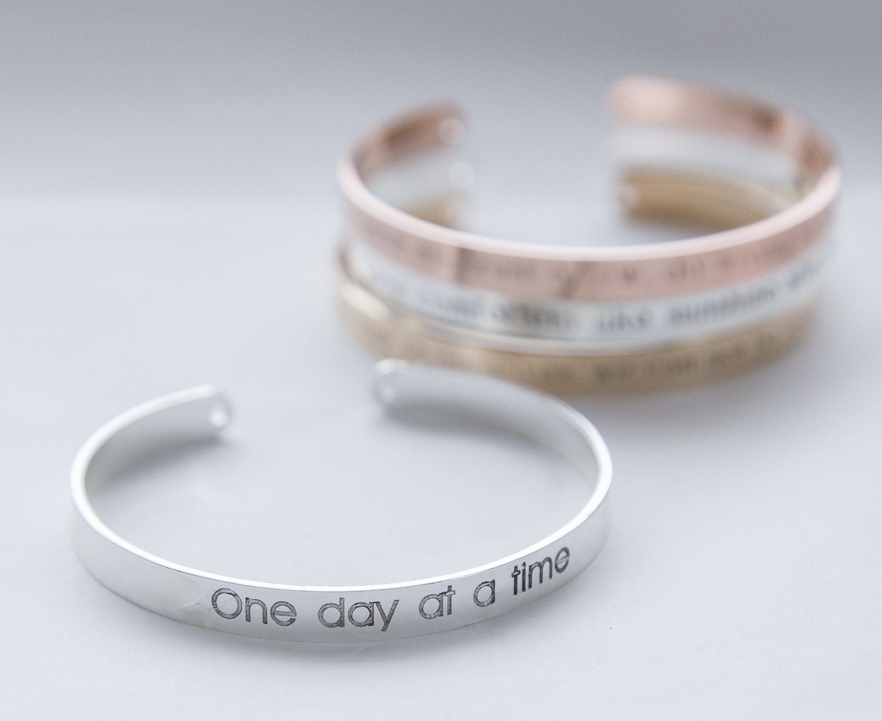 Motivational One Day at a Time Bracelet - Adjustable Copper with Gold, Rose Gold or Silver Plating - Engraving Available - Fast Shipping

Note: Delivery times vary by location. - Jewelry & Watches - Bijou Her -  -  - 