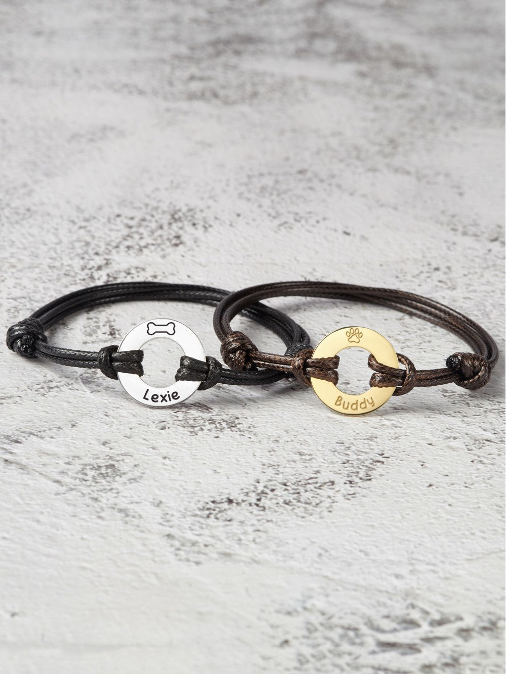 Personalized Leather Bracelet with Pet's Name and Pawprint Symbol - Top-Quality, Adjustable Sizes, Variety of Colors - Bracelets - Bijou Her -  -  - 