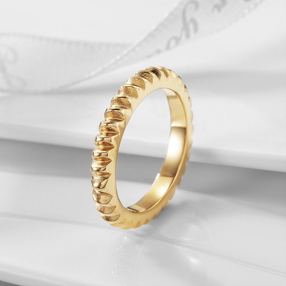 Gold Ribbed Stackable Rings for Modern Women - Jewelry & Watches - Bijou Her -  -  - 