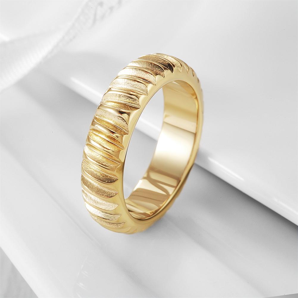 Gold Ribbed Stackable Ring - Minimalist Women's Fashion - Jewelry & Watches - Bijou Her -  -  - 