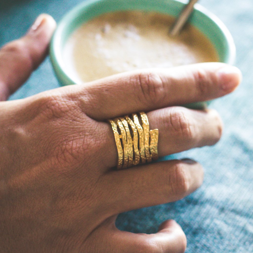 Mesmerizing Swirling Spiral Ring - Adjustable, Gold/Silver Plated, 0.5" Wide
Looking for a stunning hypoallergenic ring with free worldwide shipping? This swirling ring features shifting shapes that form a mystic spiral, made from high - Rings - Bijou Her -  -  - 