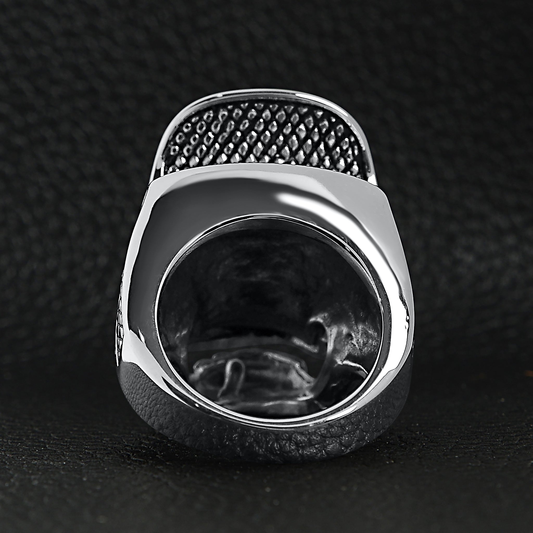 Stainless Steel Skull Ring for Men - Durable and Hypoallergenic - Jewelry & Watches - Bijou Her -  -  - 