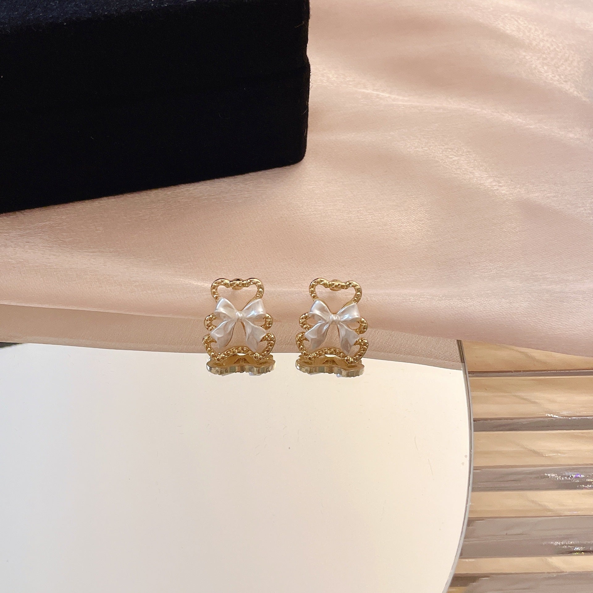 Love Small Pearl Bow Earrings - 0 - Bijou Her -  -  - 