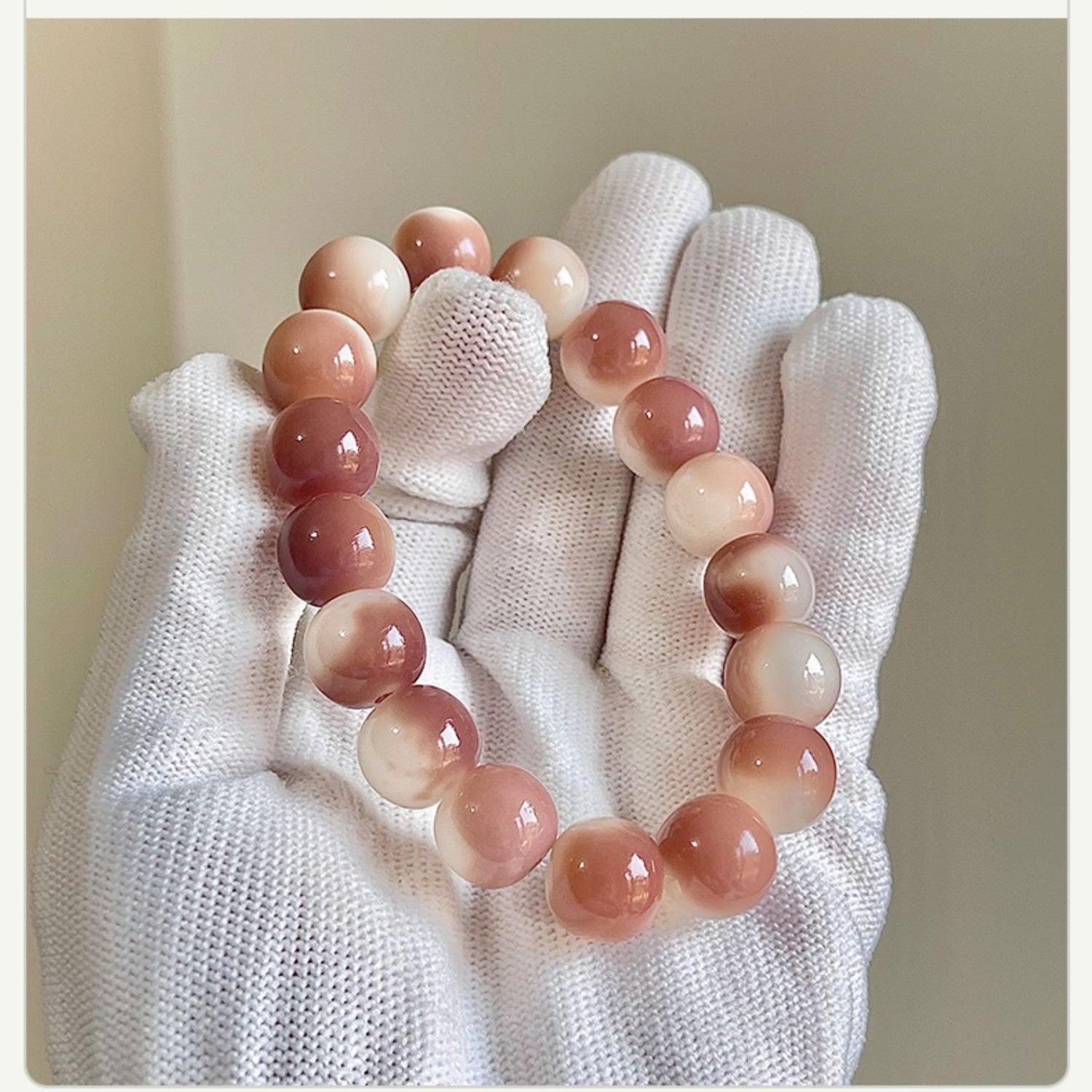 Soft And Gentle Around The Fingers, Playing With Bodhisattva Beads, Men Playing With Bracelets - 0 - Bijou Her -  -  - 
