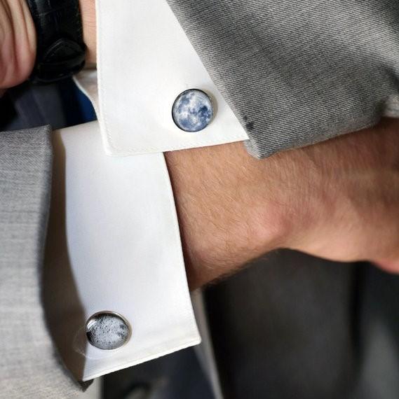 Moon Phases Cufflinks - Antique Bronze or Silver Tone
These handcrafted cufflinks feature the near and far sides of the moon. Perfect for stargazers and French cuff shirt fans. Great for groomsmen, Father's Day, or any occasion. - Jewelry & Watches - Bijou Her -  -  - 