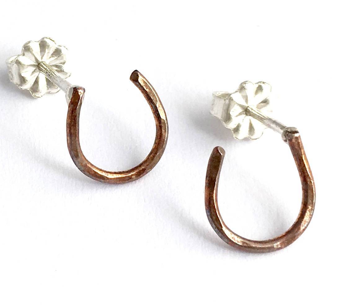 Lucky Horseshoe Stud Earrings - Classic American Collection for Equestrians and Horse Lovers - Jewelry & Watches - Bijou Her -  -  - 