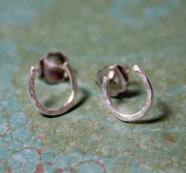 Lucky Horseshoe Stud Earrings - Classic American Collection for Equestrians and Horse Lovers - Jewelry & Watches - Bijou Her -  -  - 