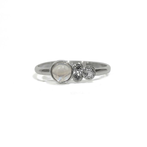 Rainbow Moonstone and Topaz Cluster Silver Ring - Handcrafted in the US
Keywords: Bezel ring, Moonstone ring, Rainbow moonstone, Ring, Silver ring, Topaz ring, Tube setting, White topaz - Jewelry & Watches - Bijou Her - Size -  - 